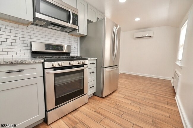 Building Photo - 36 Derwent Ave