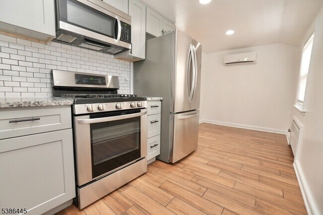 Foto del edificio - 36 Derwent Ave