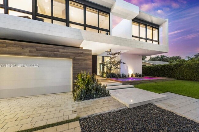 Foto del edificio - 418 Sunset Dr