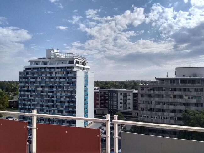 Building Photo - Great location off Colorado and 12th with ...