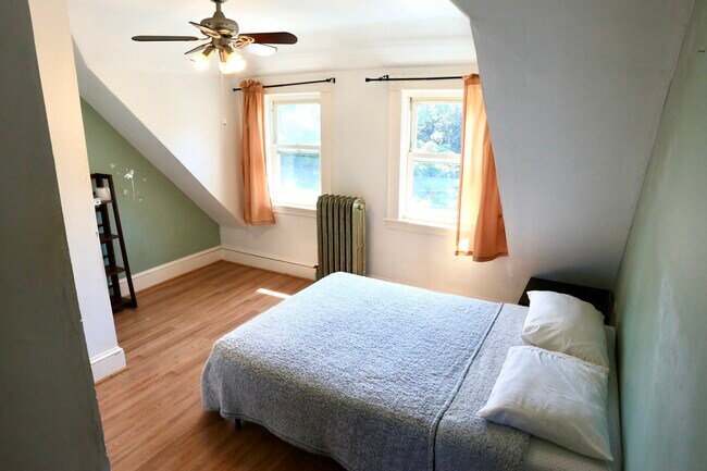 Foto del edificio - 124 Forest St