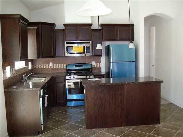 Building Photo - Adorable 4 bedroom, 2 bath in East El Paso!