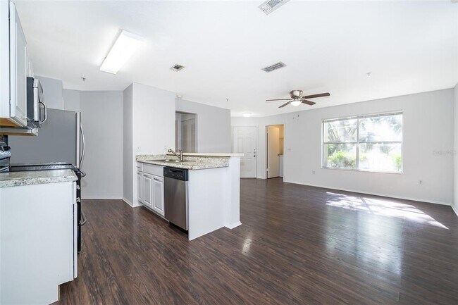 Foto del edificio - 643 Dory Ln