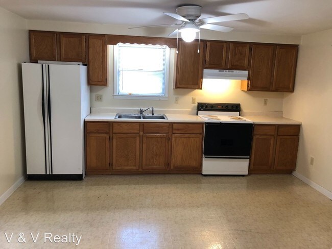 Building Photo - 2 br, 1 bath House - 216 Norwood Ave