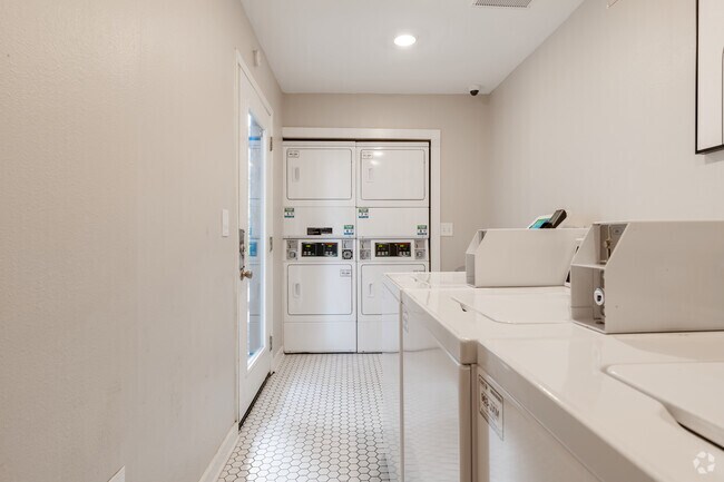 Lavandería - Sage Hill Apartment Homes