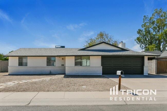 Building Photo - 1507 W El Monte Pl