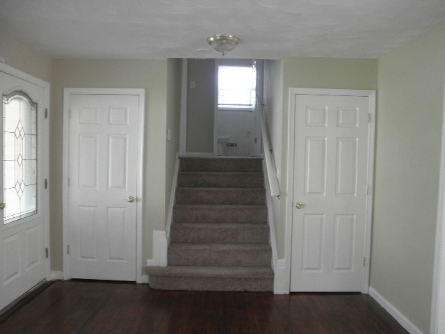Building Photo - 1345 Martin Dr