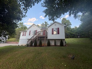 Building Photo - 136 Elizabeth Ann Cir