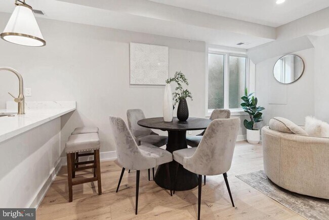 Foto del edificio - 5305 Connecticut Ave NW