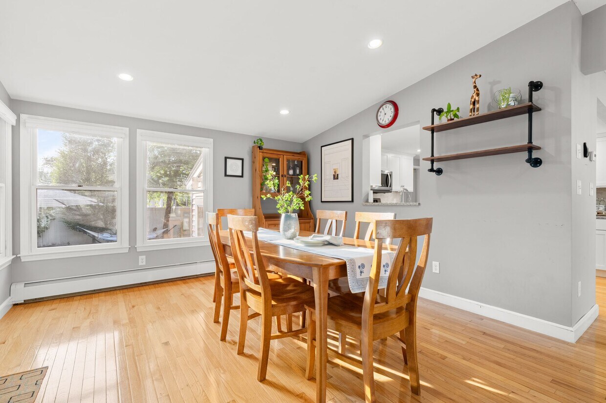 Photo - 15 University Rd (Arlington, MA)