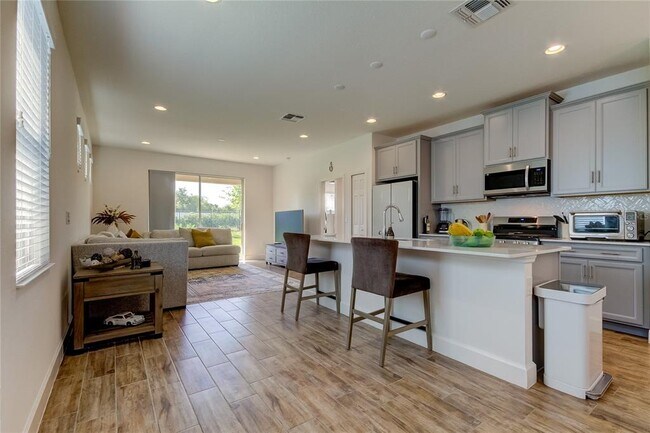 Building Photo - 5535 Del Coronado Dr