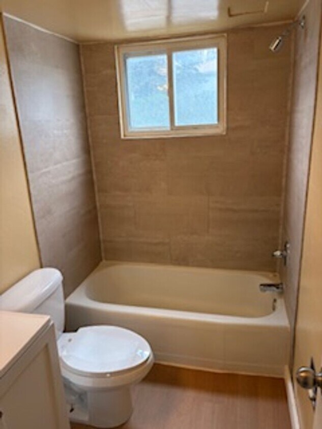 Foto principal - 225 Miriam Dr