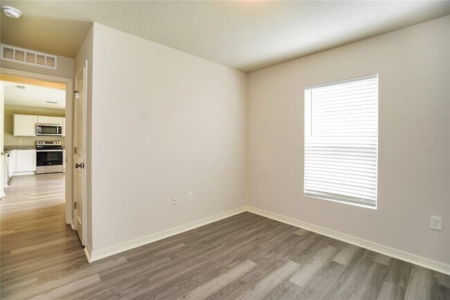 Foto del edificio - 2922 W Higgins Pl