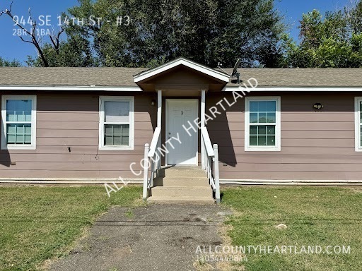 Primary Photo - 944 SE 14th St