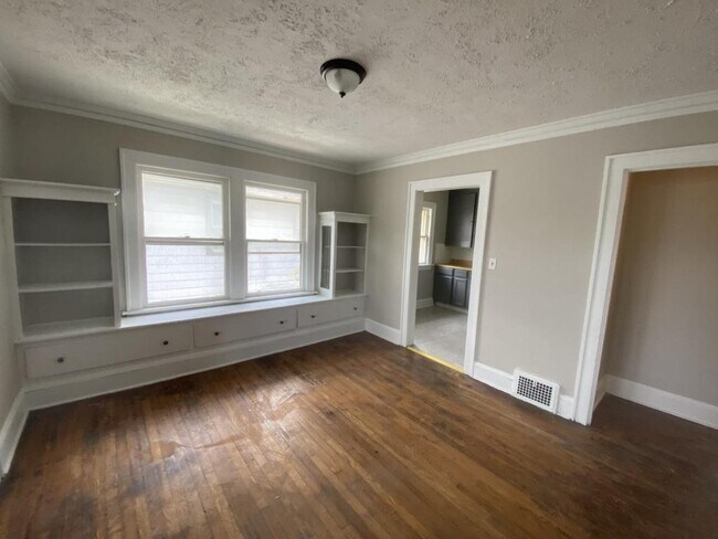 Building Photo - 3234 West 110th Street #Up