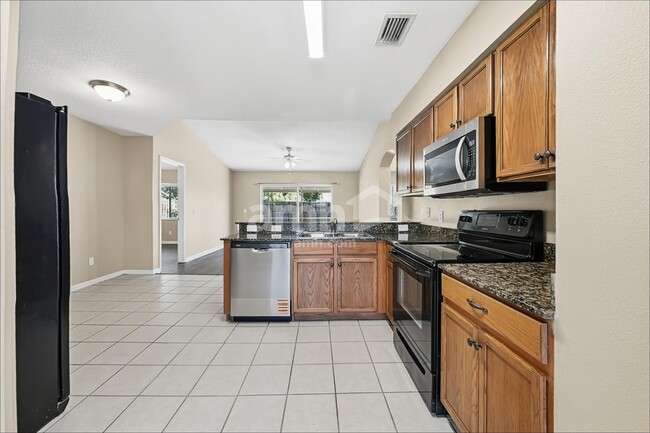 Building Photo - 12024 Cedarfield Dr