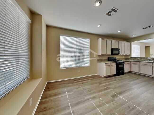 Foto del edificio - 2803 Water Sport Ave