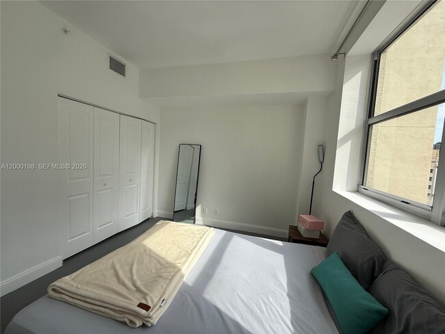 Building Photo - 111 E Flagler St
