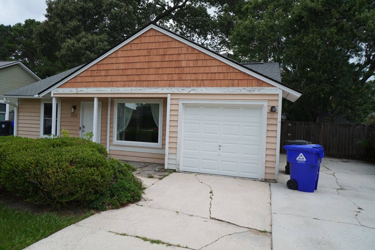 Photo - 1133 Oakcrest Dr (Charleston, SC)