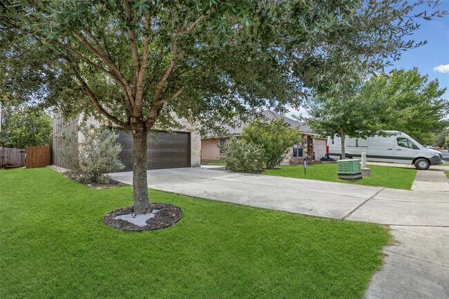Building Photo - 7115 Thannas Way