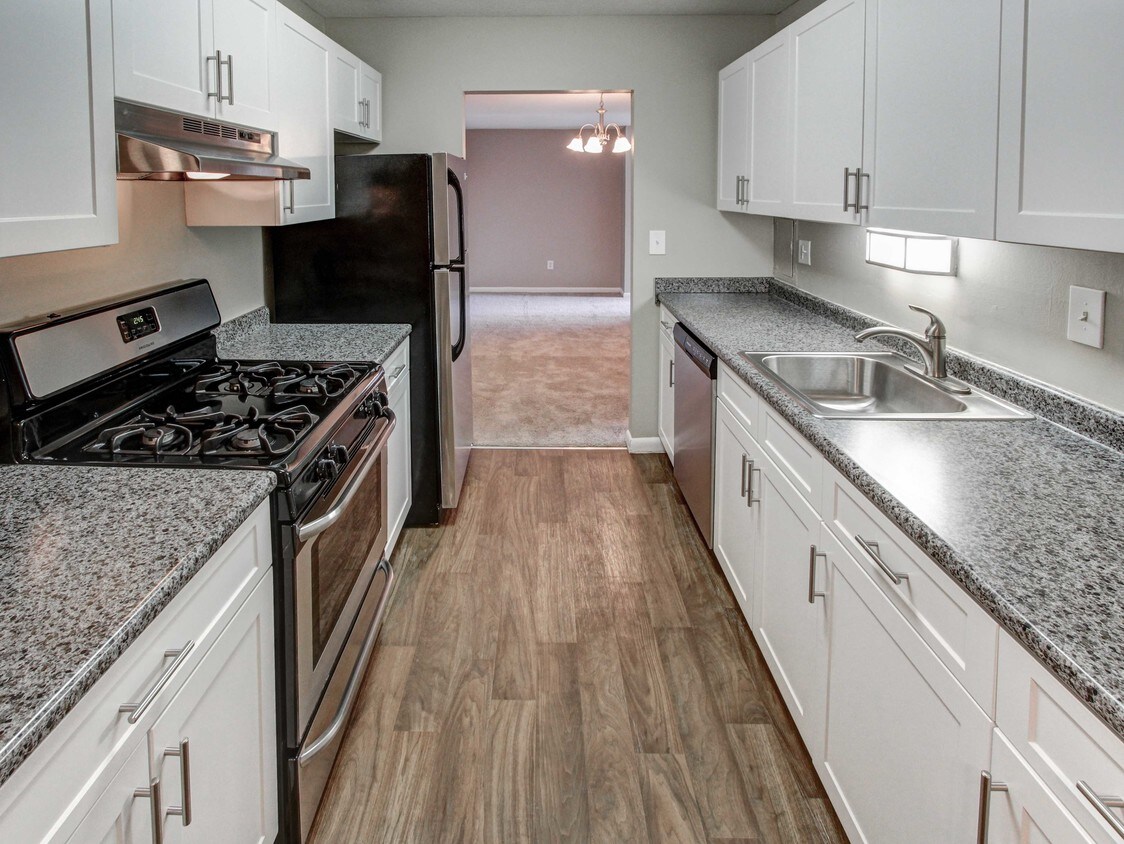 Stepny Place Apartments in Rocky Hill, CT