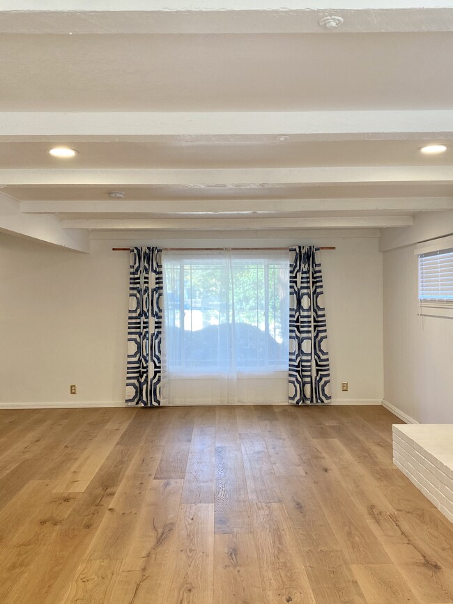 Foto del edificio - 846 Runnymede St