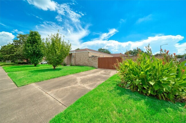 Foto del edificio - 10919 Villa Lea Ln