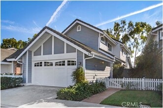 Building Photo - 10 Portside