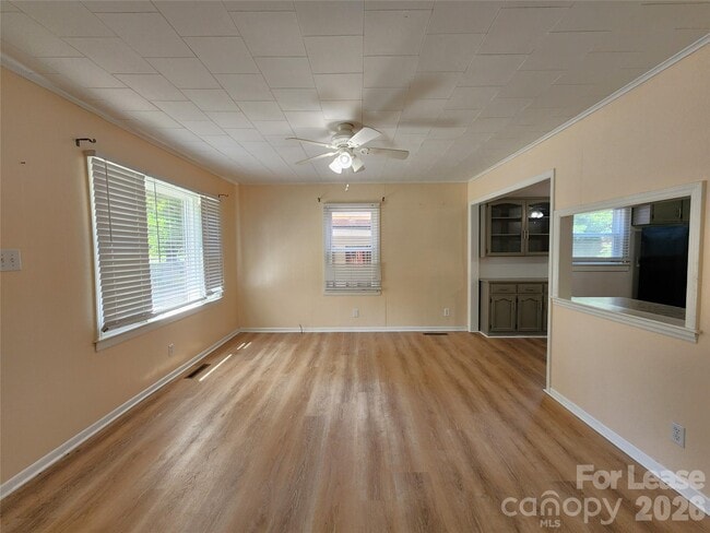 Building Photo - 135 Oak Grove Rd