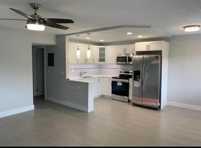 Building Photo - 2200  Springdale Boulevard 111 Palm Spring...
