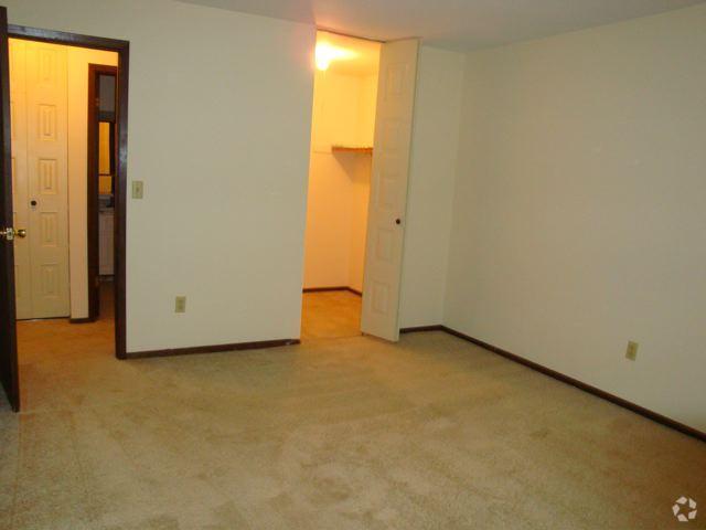 Bedroom - Indian Hills Apartments