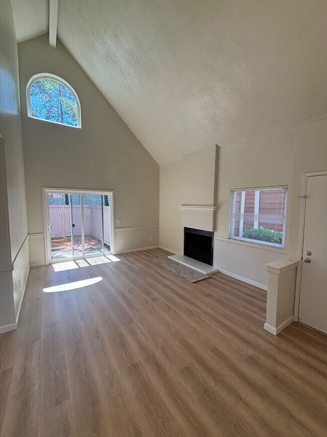 Foto del edificio - Updated 3 bedroom 2 bathroom Bennett Valle...