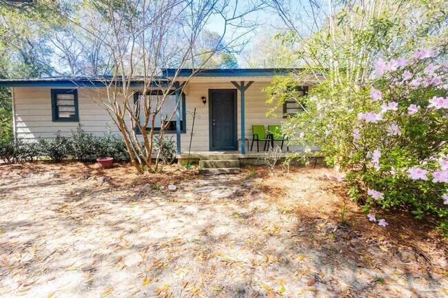 Foto del edificio - 10001 Chemstrand Rd