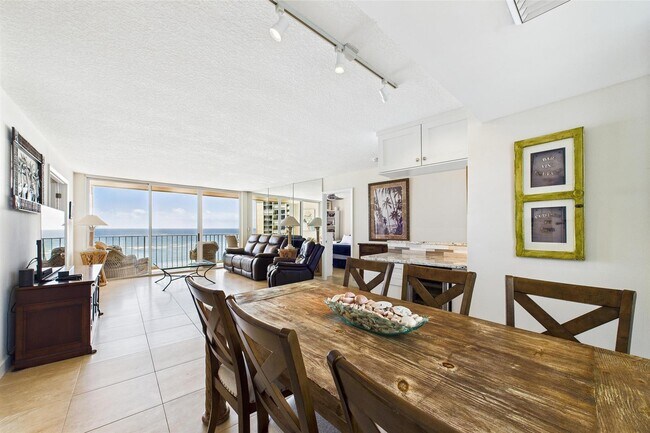 Foto del edificio - 100 Ocean Trail Way
