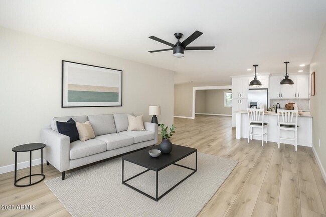 Foto del edificio - 9702 W Pineridge Dr