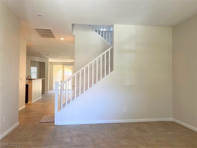 Building Photo - 10014 S Dancing Lasso Ct