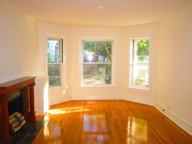 Foto del edificio - 1758 W Sunnyside Ave