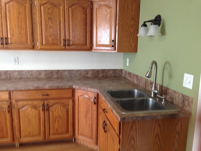 Building Photo - 935 Hayes N Ave