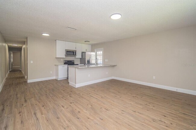 Building Photo - 1134 Gilmore Ave