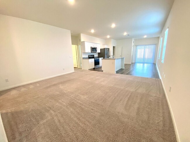 Foto del edificio - Modern Comfort Meets Prime Location – New ...