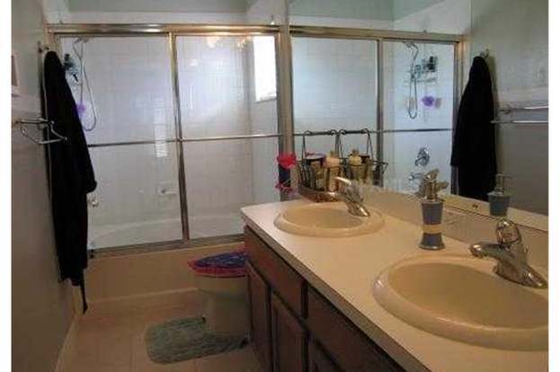 Building Photo - 733 Somerstone Dr