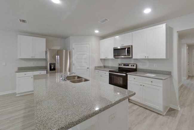 Building Photo - 393 Monarch Ln