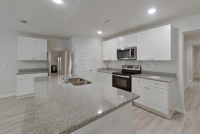 Foto del edificio - 393 Monarch Ln