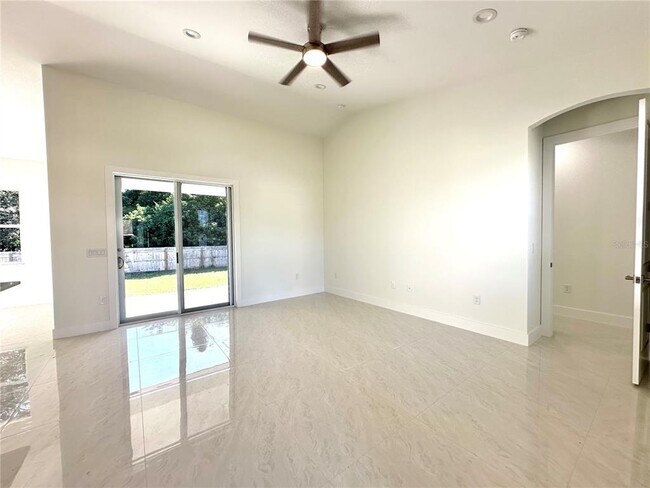 Foto del edificio - 1466 Dewitt St