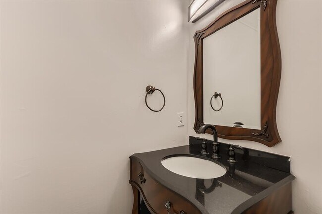Foto del edificio - 6314 Old Harbor Ln
