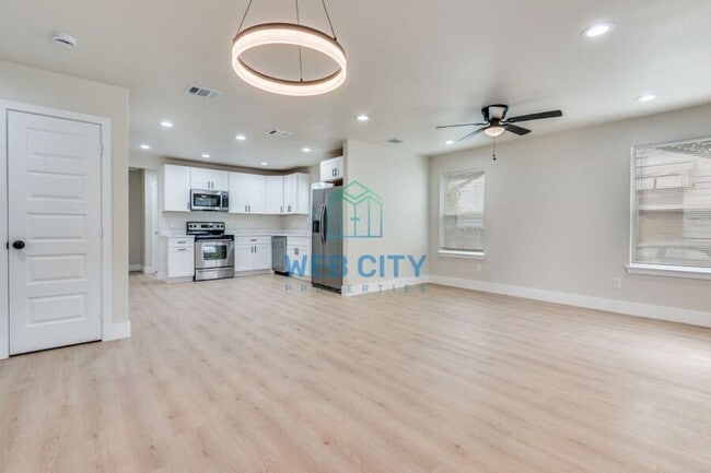 Photo - 2546 Kathleen Ave House