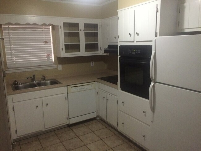 Building Photo - 5096 Fairland Dr