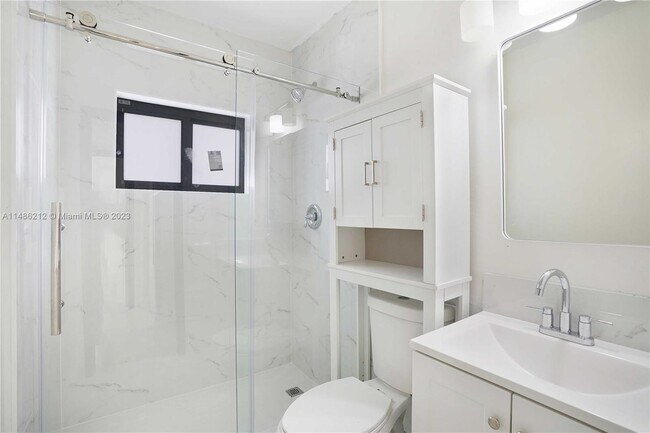 Foto del edificio - 502 NW 7th Ct