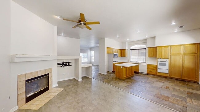 Building Photo - Beautiful 4 Bedroom Family Home