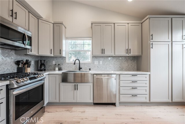 Foto del edificio - 4039 Clayton Ave W